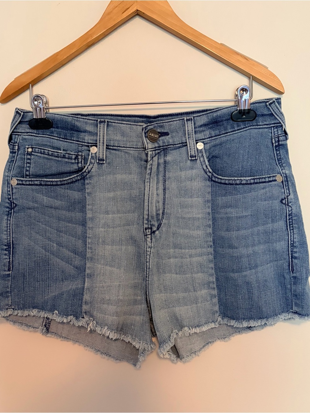Ariat two Shade Boyfriend Jean Shorts High Rise Size 31R